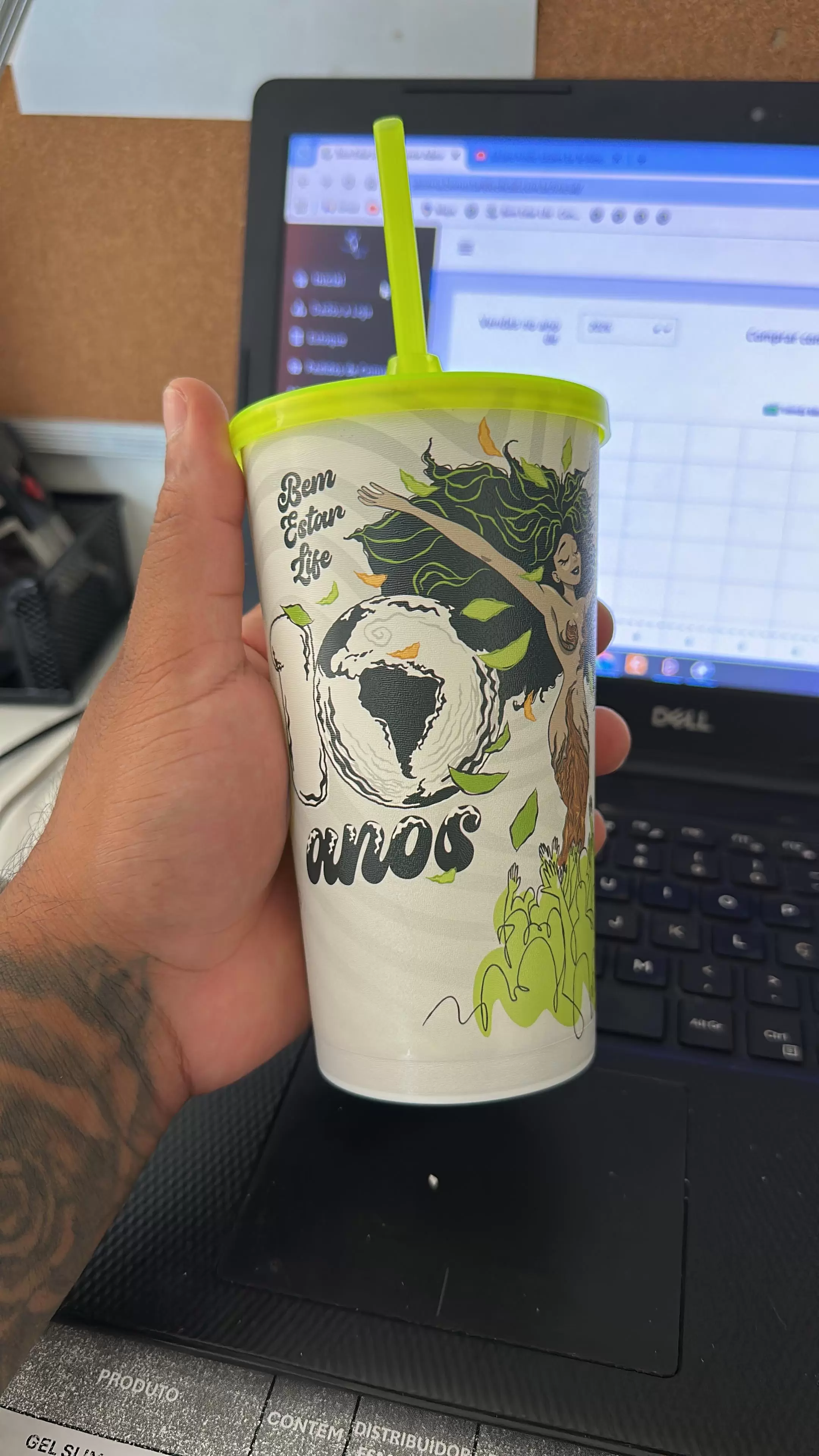 COPO ECOLOGICO 550 ML - COMEMORATIVO 10 ANOS, COM CANUDO